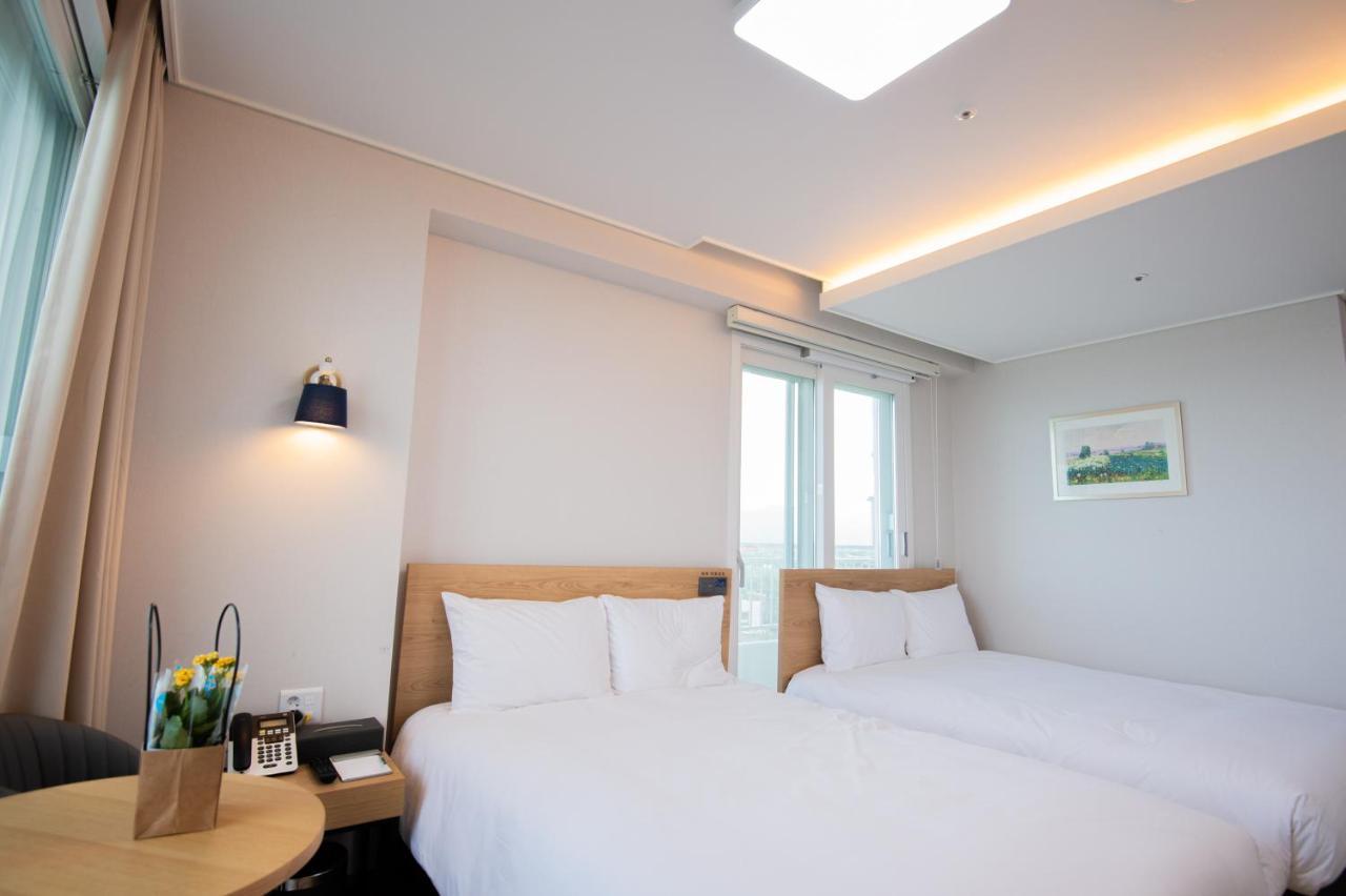 Gangneung Pineart Label Hotell Exteriör bild